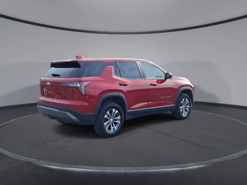 Used 2026 Chevrolet Equinox LT image 8