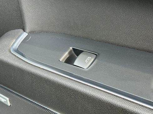 Used 2023 GMC Sierra 1500 SLT w/ SLT Premium Plus Package image 21