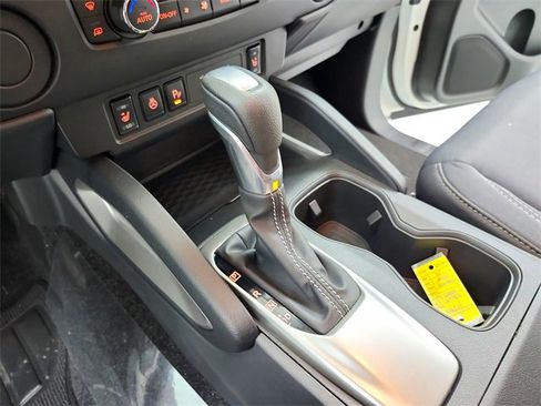Used 2025 Nissan Frontier SV w/ SV Convenience Package image 26