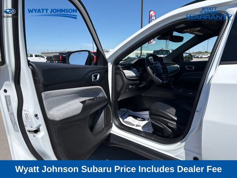Used 2024 Jeep Compass Latitude AWD/4WD image 13