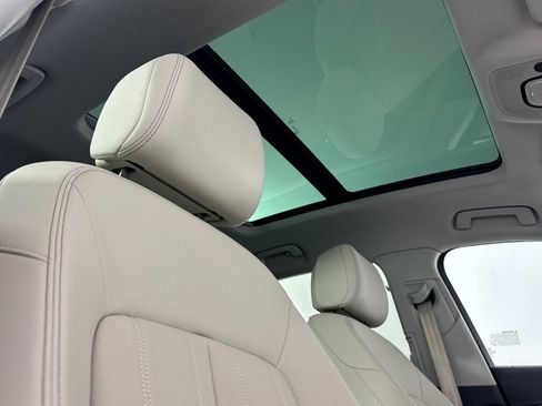 Used 2024 Audi Q8 e-tron Premium image 16