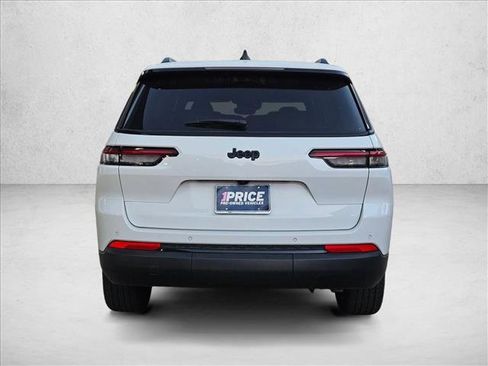 Used 2023 Jeep Grand Cherokee L Laredo image 6