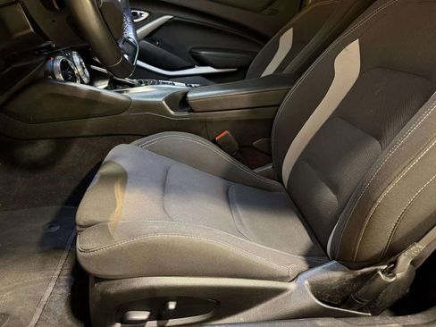 Used 2021 Chevrolet Camaro LT w/ Technology Package image 13