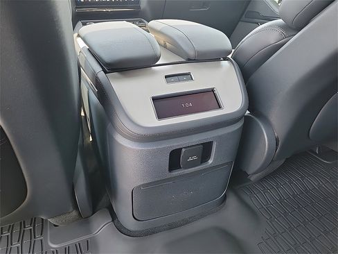 New 2025 Lincoln Navigator L Reserve w/ Jet Appearance Package image 10