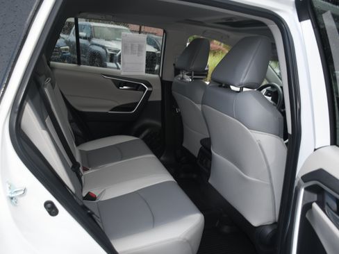 Certified 2025 Toyota RAV4 XLE Premium AWD/4WD image 18