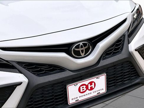 Used 2022 Toyota Camry SE FWD image 29