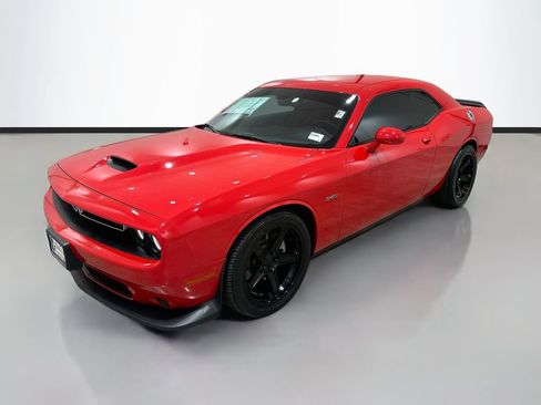 Used 2023 Dodge Challenger R/T RWD image 3