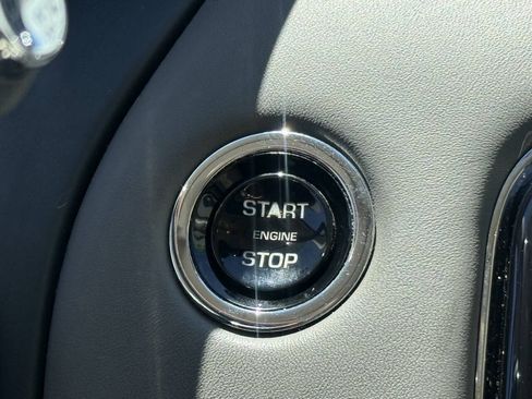 Used 2014 Jaguar XJ L Portfolio AWD/4WD image 13