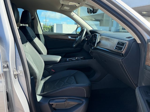 Used 2025 Volkswagen Atlas SE AWD/4WD image 19