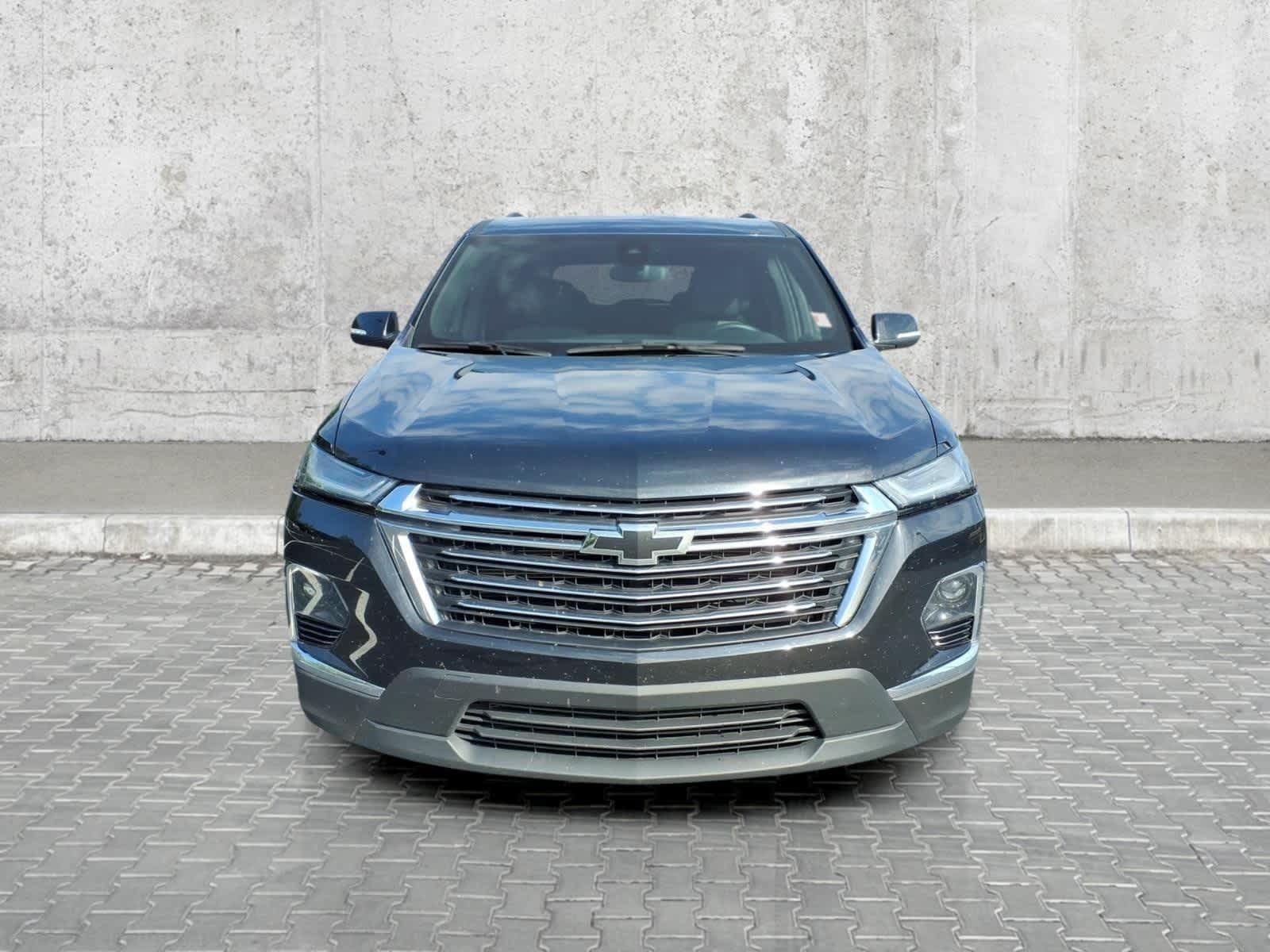 Used 2023 Chevrolet Traverse LT FWD image 3