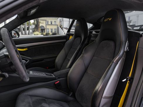 Used 2016 Porsche Cayman GT4 image 23