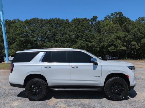 Used 2023 Chevrolet Tahoe Premier AWD/4WD image 2