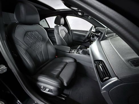 Used 2023 BMW 540i xDrive w/ M Sport Package image 28