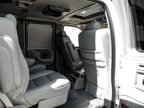 Used 2011 Chevrolet Express 1500 image 37