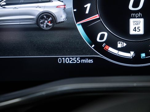 Used 2025 Jaguar F-PACE SVR AWD/4WD image 12