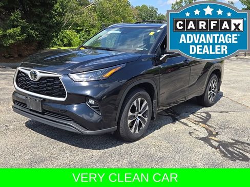 Used 2024 Toyota Highlander XLE AWD/4WD image 4