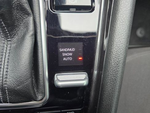 Used 2025 Jeep Compass Sport image 33