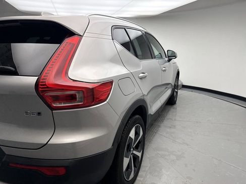 Used 2024 Volvo XC40 B5 Plus AWD/4WD image 5