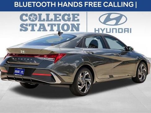 Used 2024 Hyundai Elantra SEL w/ Convenience Package FWD image 8