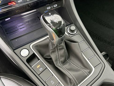 Certified 2025 Volkswagen Jetta SEL image 14