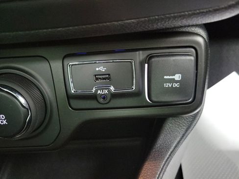 Used 2019 Jeep Renegade Limited w/ Quick Order Package 22P image 45