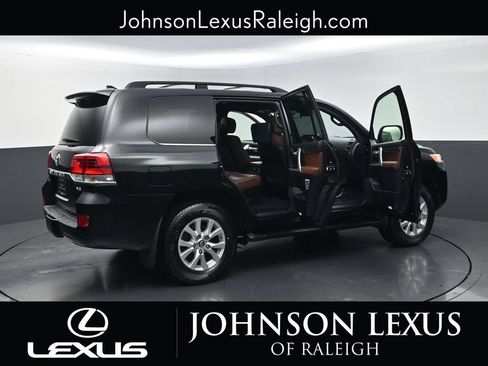 Used 2016 Toyota Land Cruiser AWD/4WD image 31