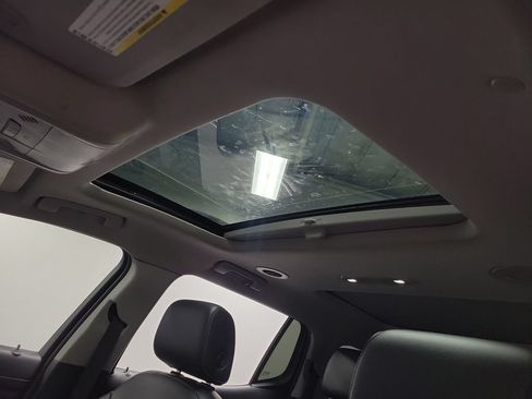Used 2019 GMC Acadia SLT FWD image 15