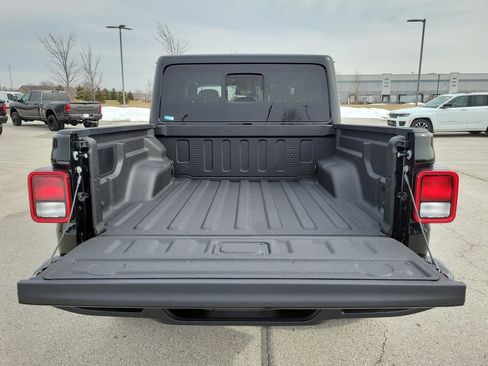 New 2026 Jeep Gladiator Mojave AWD/4WD image 10