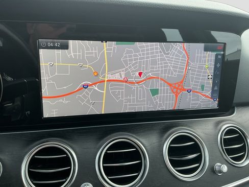 Used 2017 Mercedes-Benz E 300 4MATIC image 21