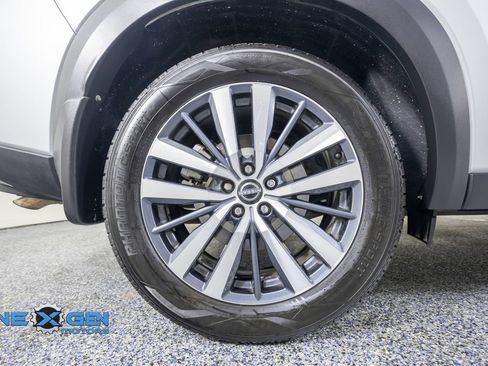 Used 2022 Nissan Pathfinder Platinum AWD/4WD image 47