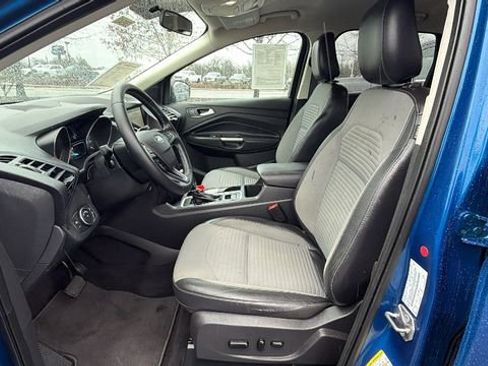 Used 2019 Ford Escape SE image 32