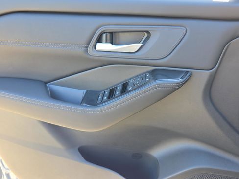 New 2026 Nissan Rogue SV FWD image 28