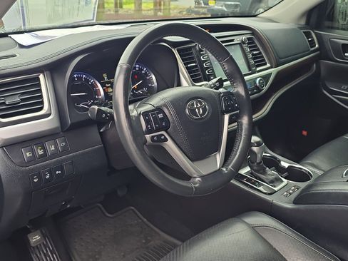Used 2015 Toyota Highlander Limited Platinum image 15