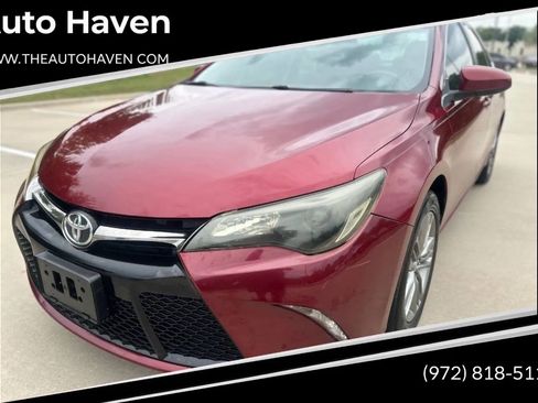 Used 2017 Toyota Camry SE FWD image 1
