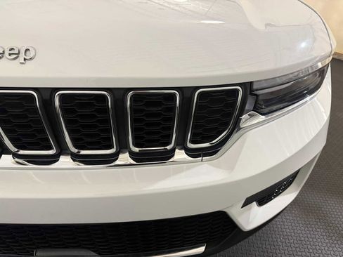 Certified 2023 Jeep Grand Cherokee Laredo w/ Luxury Tech Group I image 5