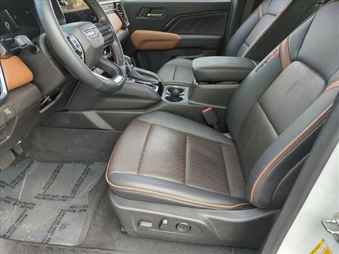 Used 2024 GMC Canyon AT4 w/ AT4 Premium Package AWD/4WD image 15