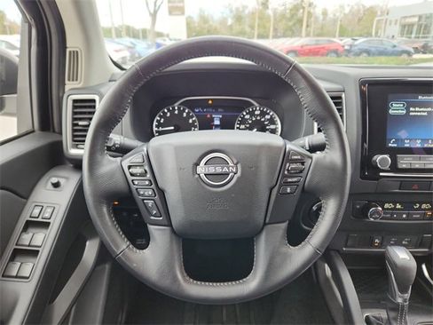 Used 2022 Nissan Frontier SV w/ Technology Package image 13