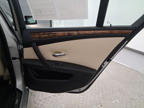 Used 2010 BMW 528i Sedan image 27