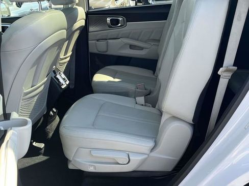 Used 2021 Kia Sorento SX image 16