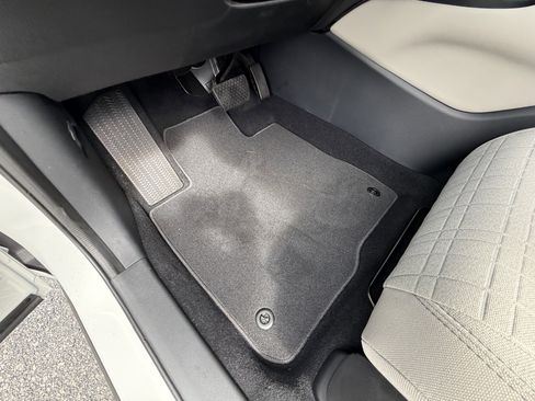 New 2026 Honda HR-V LX image 16