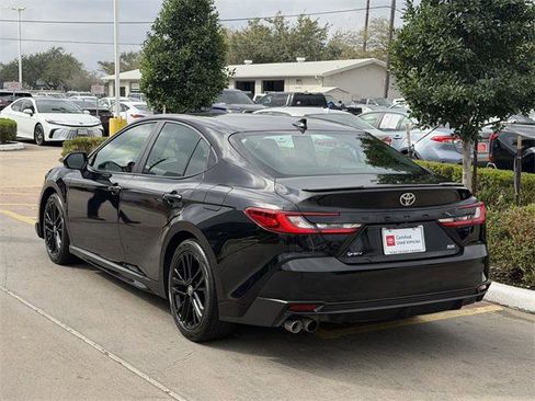 Certified 2025 Toyota Camry SE image 5