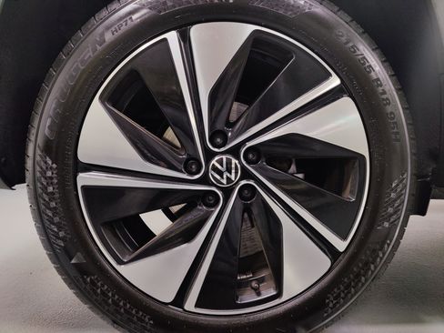 Used 2024 Volkswagen Taos SE AWD/4WD image 23