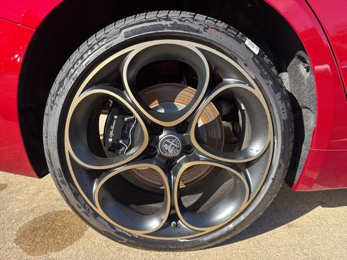 New 2025 Alfa Romeo Giulia AWD w/ Driving Assist Package image 24