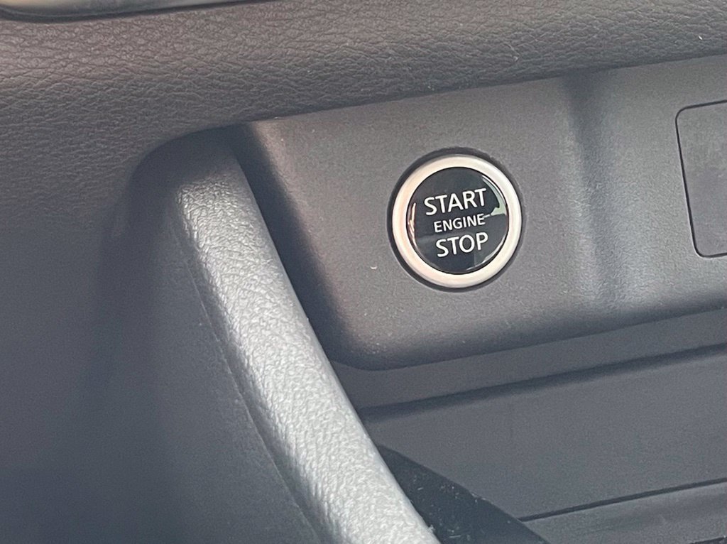 Used 2023 Nissan Rogue SV FWD image 16