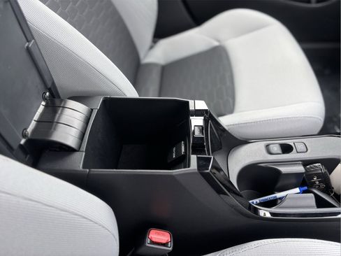 Used 2024 Toyota Corolla SE image 13