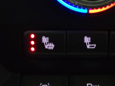 Used 2021 GMC Sierra 1500 AT4 w/ AT4 Premium Package image 9