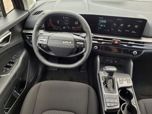 New 2026 Kia Sportage LX w/ LX Convenience Package FWD image 13