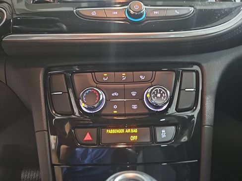 Used 2022 Buick Encore Preferred w/ Safety Package AWD/4WD image 25