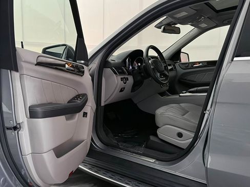 Used 2015 Mercedes-Benz GL 450 4MATIC image 16