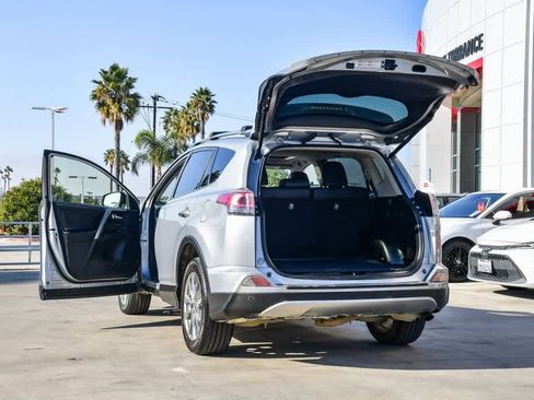 Used 2017 Toyota RAV4 Limited image 27